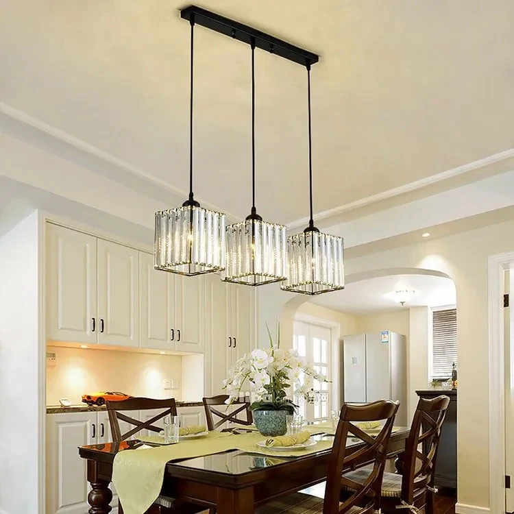 Three-head dining room chandelier: Modern minimalist Nordic light luxury, new trendy design, suitable for dining room, table&bar