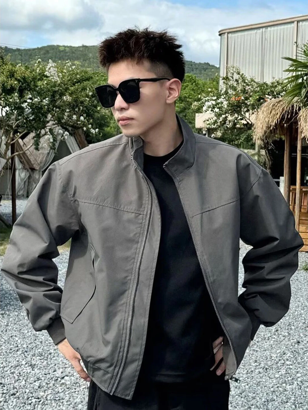 

Мужская осенняя куртка-ветровка свободного кроя с защитой от ветра, воды и пыли, с воротником-стойкой