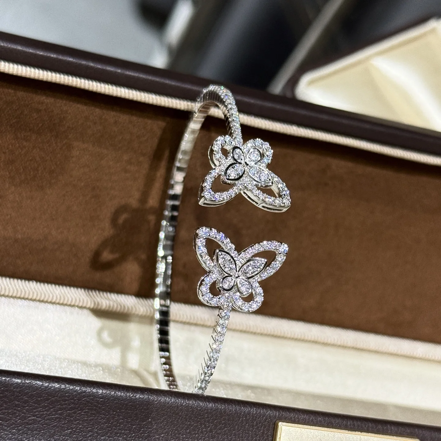 سوار فاخر جديد من الفضة الإستر - مراجعة Cuff Bangle Bracelet وسعره