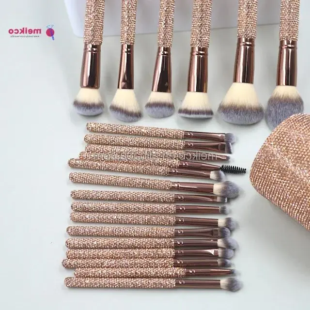 Professional 23pcs Glam Crystal Diamond Makeup Brush Set Rhinestone MakeupBrush Set Gifts for Woman Unique Bling Makeup Brushes