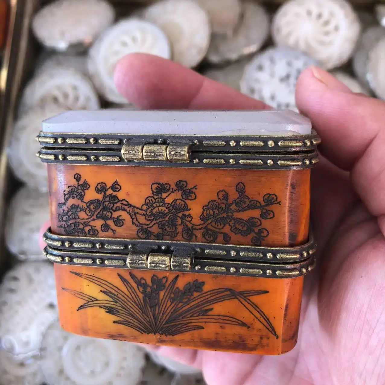 

Antique miscellaneous antique distressed handicrafts beef bone inlay Afghan jade vintage bone carving double-layer jewelry box