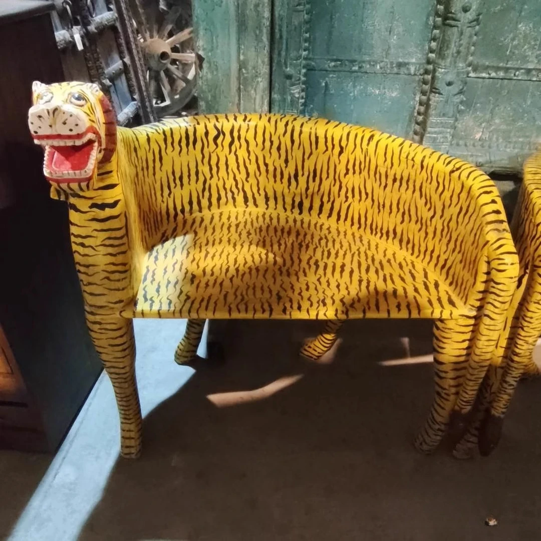 Kursi harimau bercat kayu solid tunggal