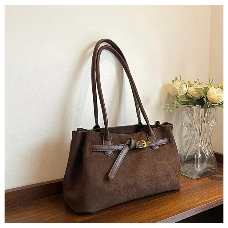 

Elegant Leather Women's Shoulder Bag High-End Luxury Brand Fashionable Famous Paris Chic Hardware Daily Bag​