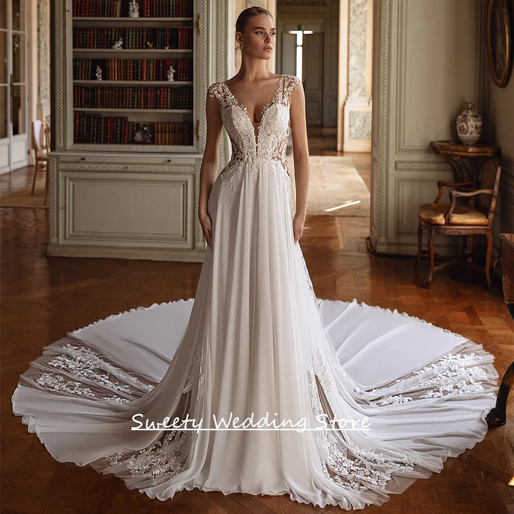 Robe de mariée romantique personnalisée, manches cape, col en V profond, paillettes appliquées, traîne Court, robe de mariée en mousseline de soie pour femmes