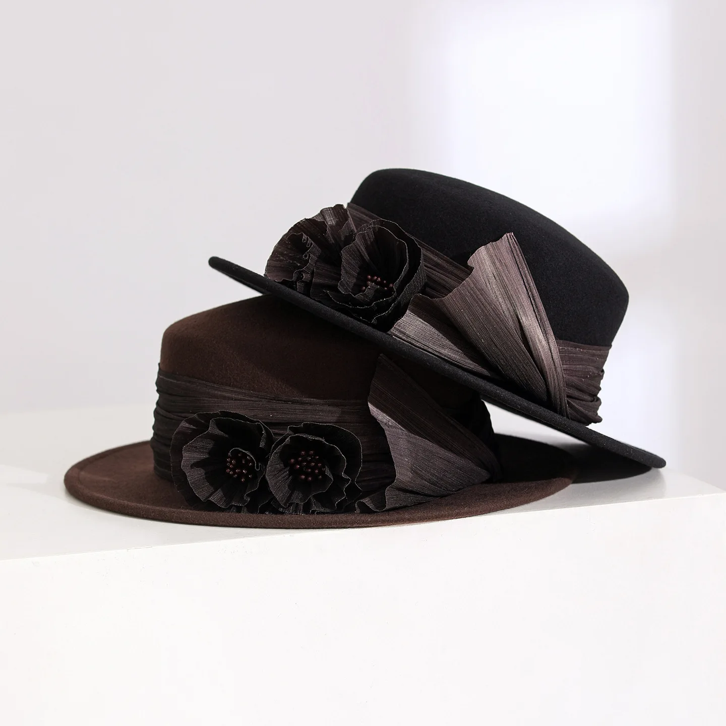 French High End Wool Felt Flat Top Hat Elegant Versatile Silk Cotton Flower Patterned Formal Hat For Daily And Party Wear