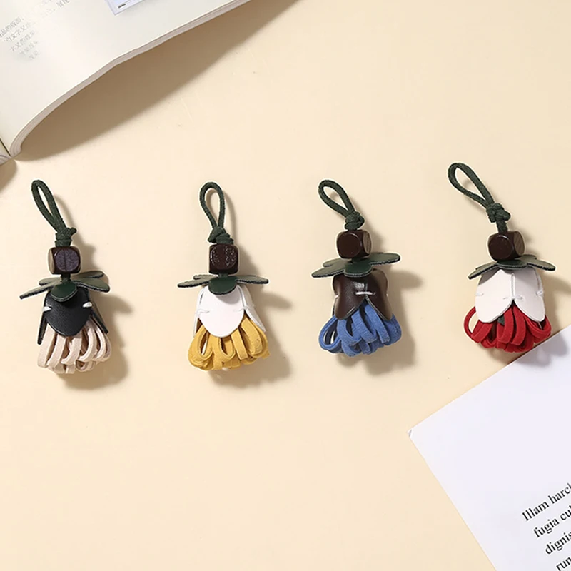 

Кожаные сумки премиум-класса с цветочным шармом, усовершенствованные подвесные украшения, кисточки для автомобилей и сумок