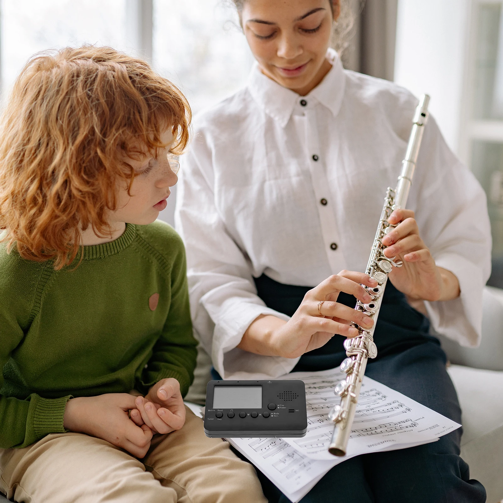

1 set Digital Tuner for Wind Instruments Saxophone Flute Trumpet Clip-on Portable ABS Resin High Sensitivity Accurate Musical