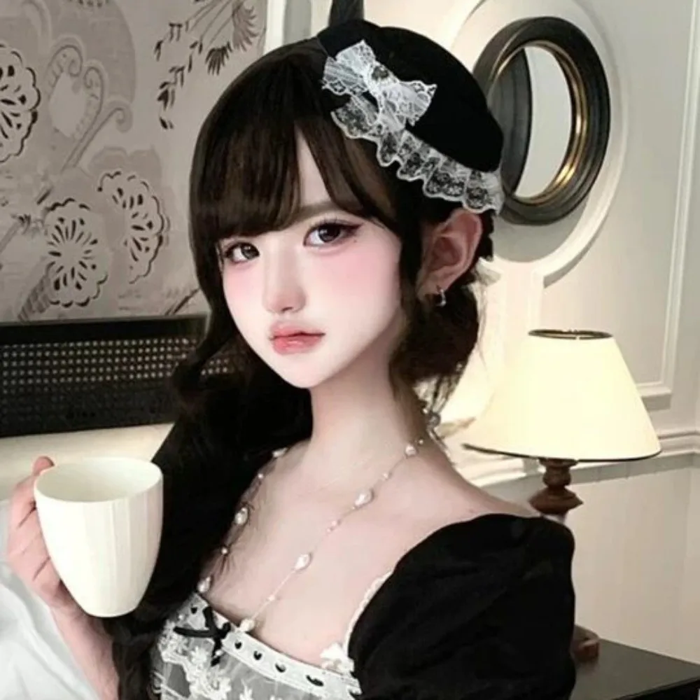 

Elegant Lace Billycock Hat Exquisite Sweet Bow Pillbox Hat French Style with Hair Clips Heart Crystal Round Hat Photography