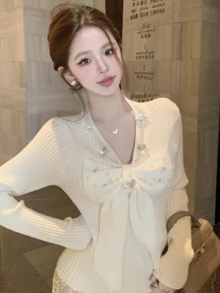 

Autumn Winter Diamond Embellished Knitted Sweater Women's Pure Desire V-neck Base Shirt Inner High-End Feeling Sweater Butter...