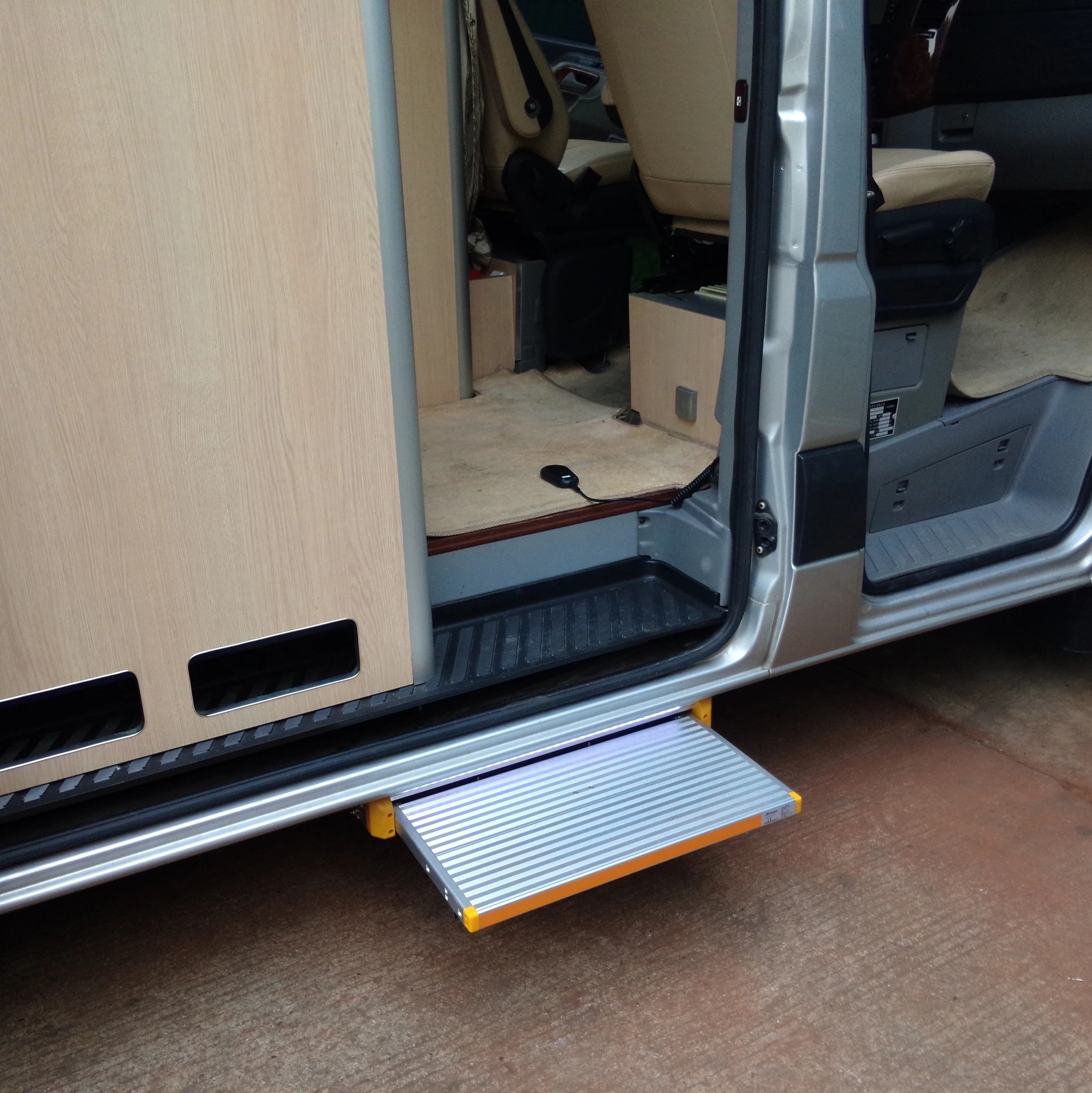 ES-S Series Electric Sliding Step for RV Motorhome Camper Travel Trailer Van Boat Heavy Duty Aluminum