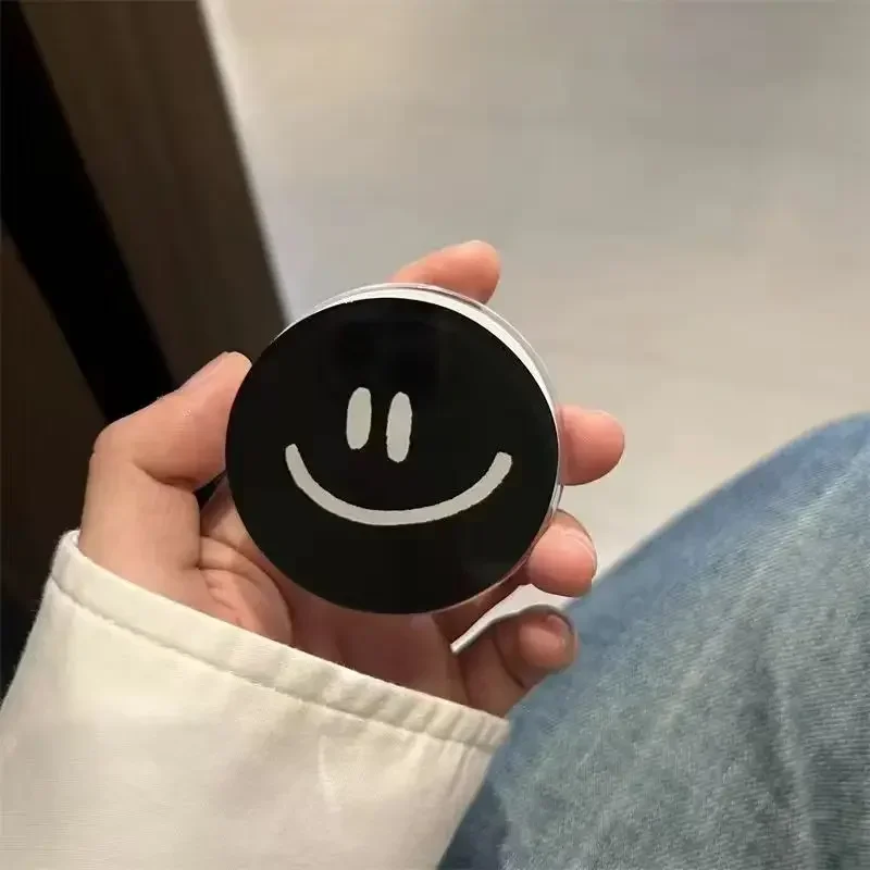 Niedlicher Smiley-Gesicht Magnetischer Handyhalter, Faltbarer Desktop-Handyständer für Magsafe, Universell für iPhone 16 – Detail 5