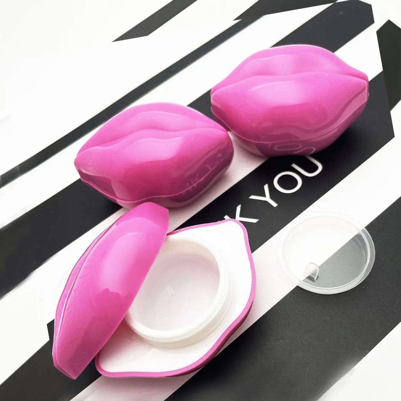 10g  Empty Plastic Cosmetic Makeup Jar Pots Sexy flame-lip shape  Bottles Eyeshadow Cream Lip Balm Container