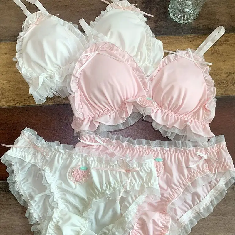 

Japanese Korean Female Peach Ruffled Underwears Milk Silk Sweet Cute Lingerie French Girls Unwired Thin Bra Panty Set