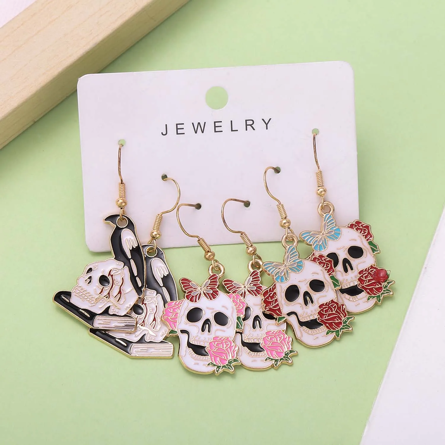 3 Pairs Fashionable Alloy Enamel Skull Head Charms Earrings, Halloween Jewelry Gifts For Ladies And Girls