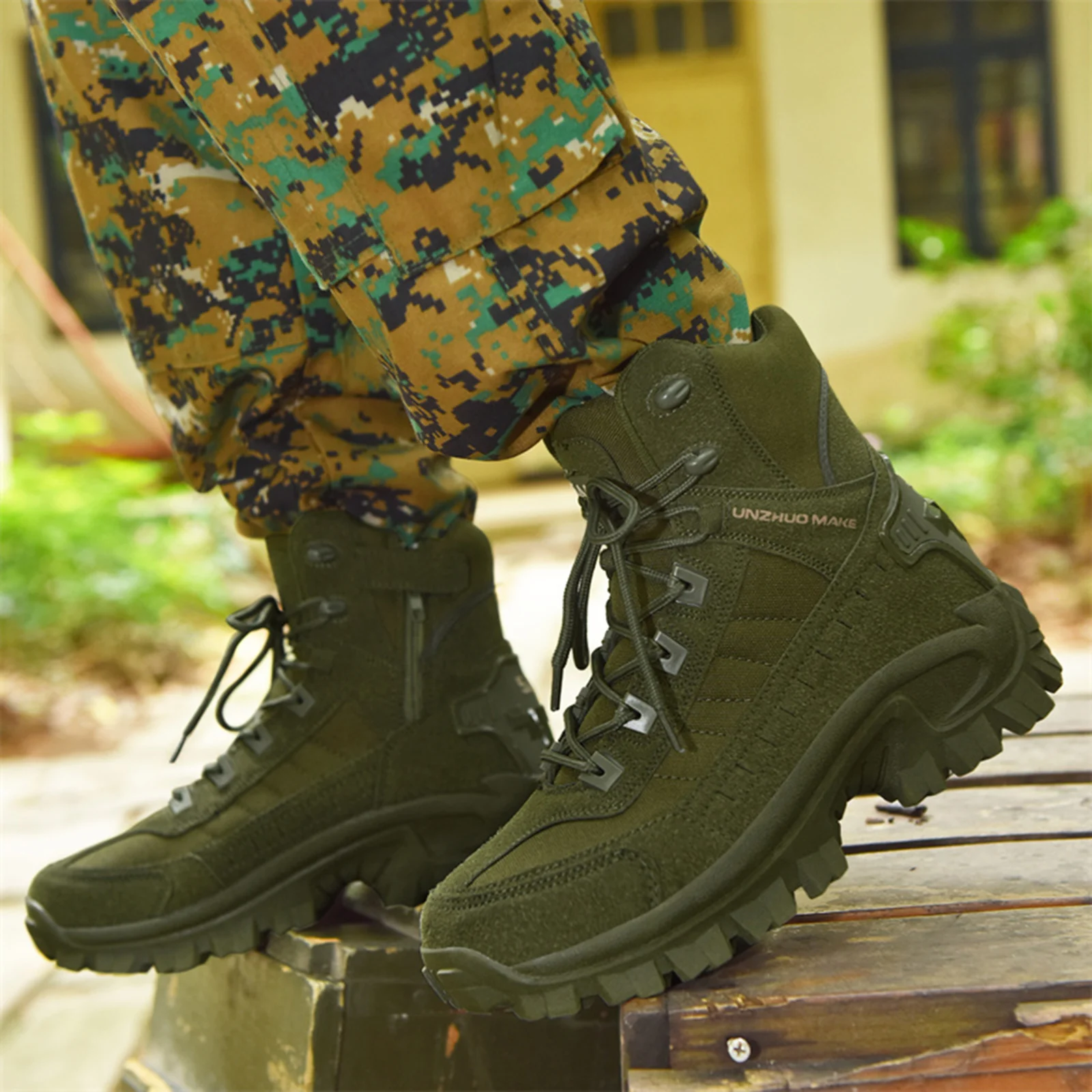 

Новейшие мужские альпинистские ботинки со средним верхом, утепленные уличные мотоциклетные ботинки, противоскользящие утепленные ботинки и расческа для пустыни.