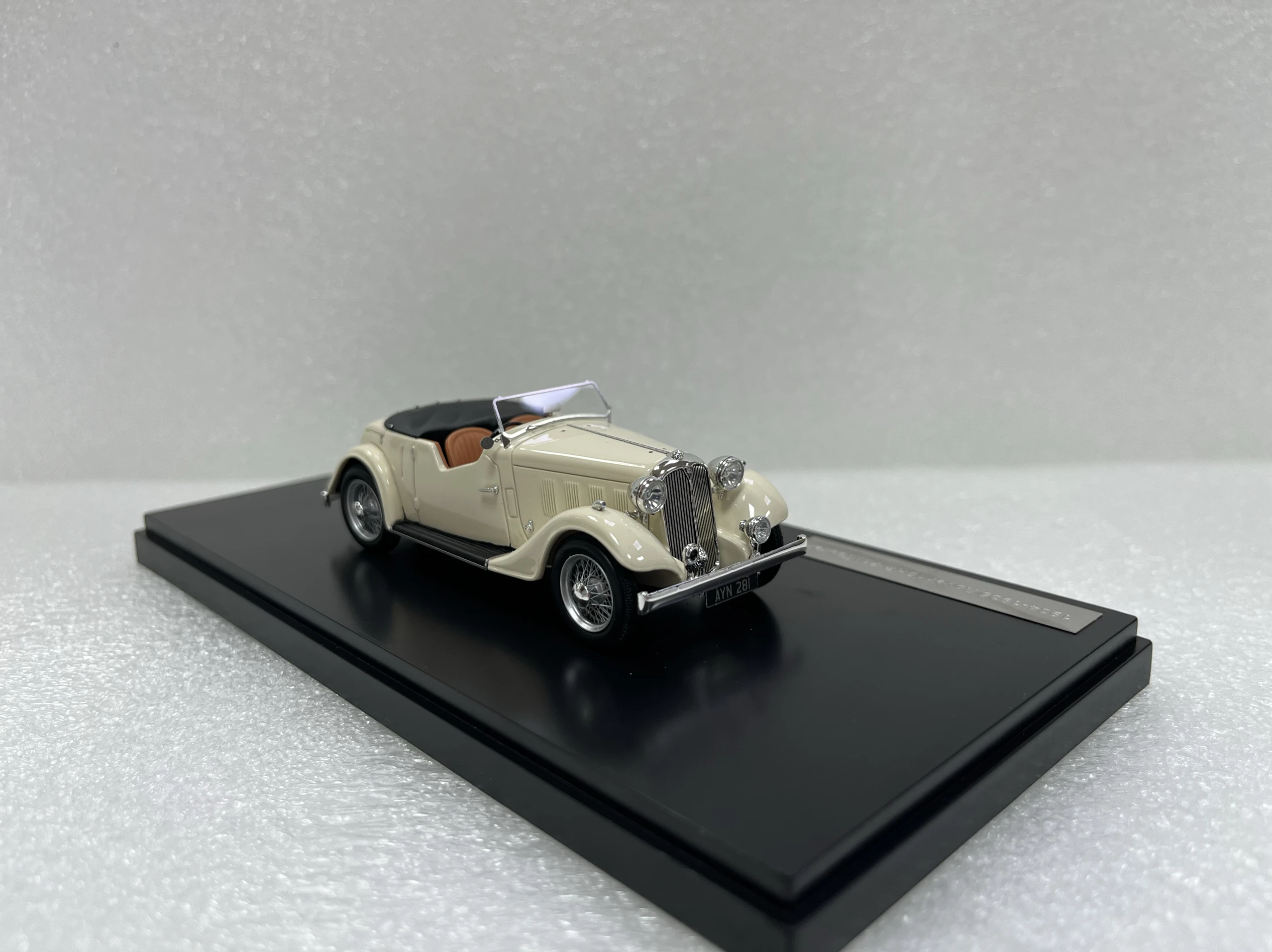 Matrix 1:43 Rover 12HP Tourer 1935 Vintage Car Simulation Limited Edition Resin Metal Static Car Model Toy Gift