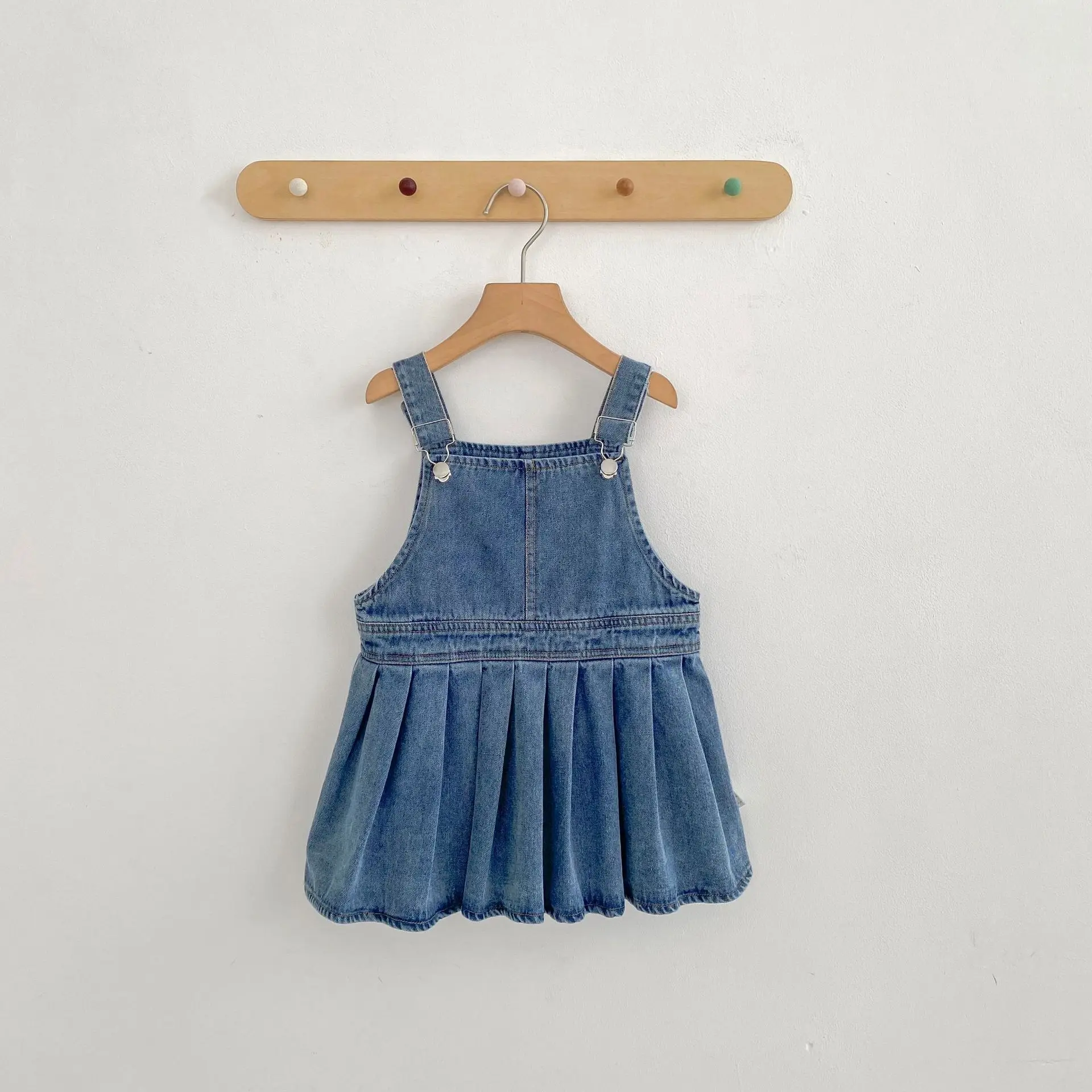 

Новая осенняя одежда для малышей от 0 до 3 лет, джинсовая плиссированная юбка для маленьких девочек, модная юбка с бретелями, повседневная юбка