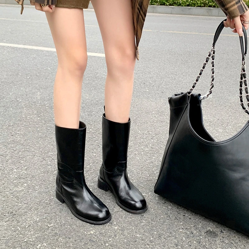 Retro-Cowboystiefel für Damen, knöchelhoch, mit runder Spitze und niedrigem Absatz, zum Überziehen, klassische Winterstiefel für den Alltag und Partys. – Detail 6