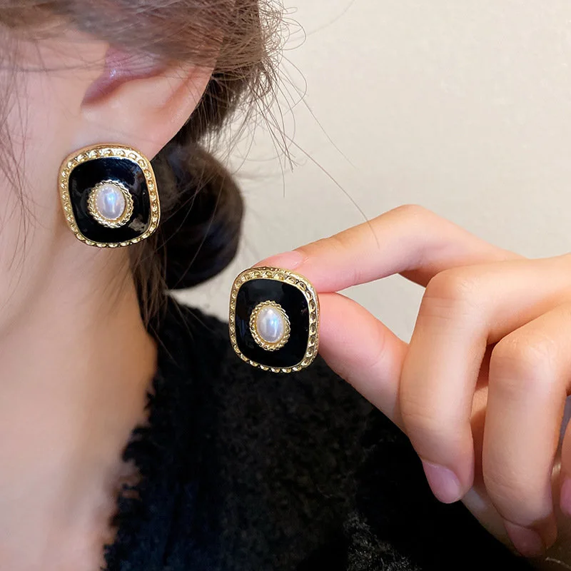 Black Enamel Oval Stud Earrings for Women Bohemian Trendy New Fashion Geometry Statement Small Earrings brincos 2024 new in