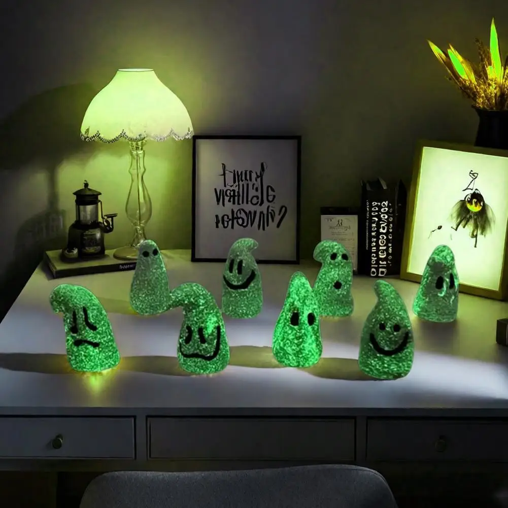Solar Powered Ghost Figurine Set of 8 Weather-resistant Glow Dark Mini Ghost Figures Halloween Party Decoration for Spooky
