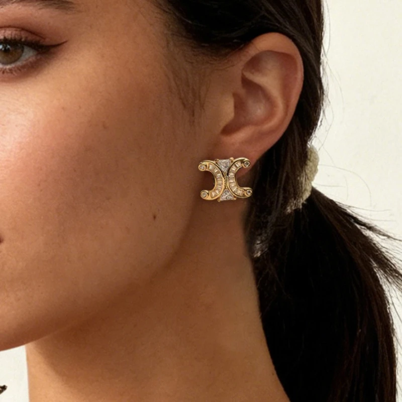 Luxury Brand Jewelry Plated with 14K Gold and Set with Zircon Stud Earrings, Fashion Women's Simple Letter C-shaped Earrings