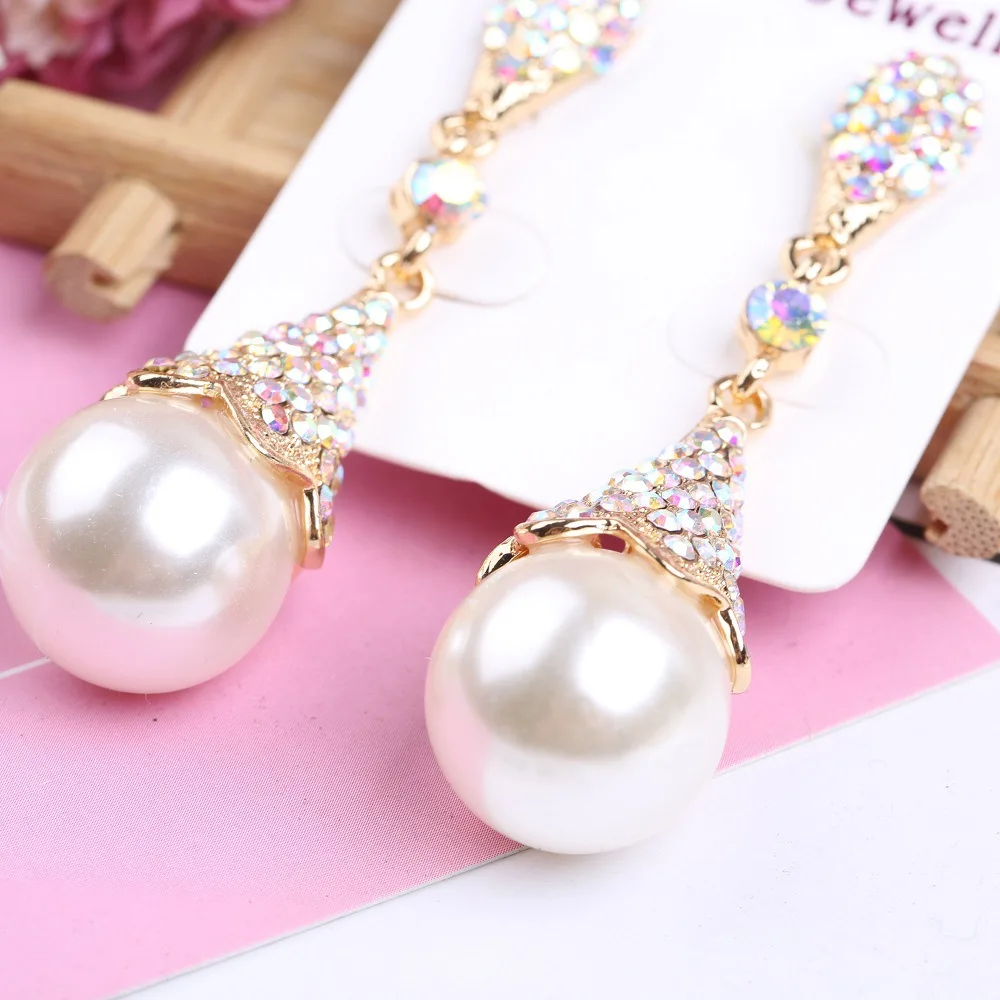 Vintage pearl rhinestone earrings, earrings, zinc alloy environmentally friendly electroplating earrings, clothing accessories