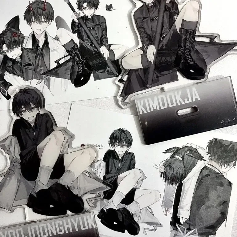 すべてを知る読者が、劉仲和、金都子、中都のアクリルスタンディをフィーチャーした独自のコスプレグッズを作成