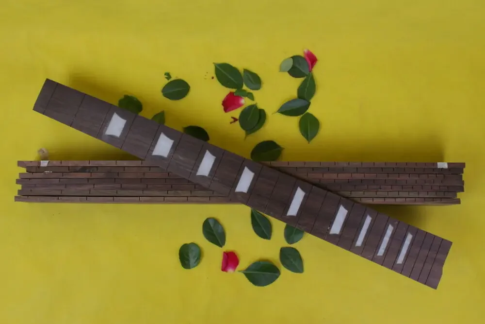 

Yinfente Electric Rosewood Guitar Fretboard 24 Fret Guitar Neck 24.75 Inch Flower Pot Inlay DIY Guitar Parts Without Frets