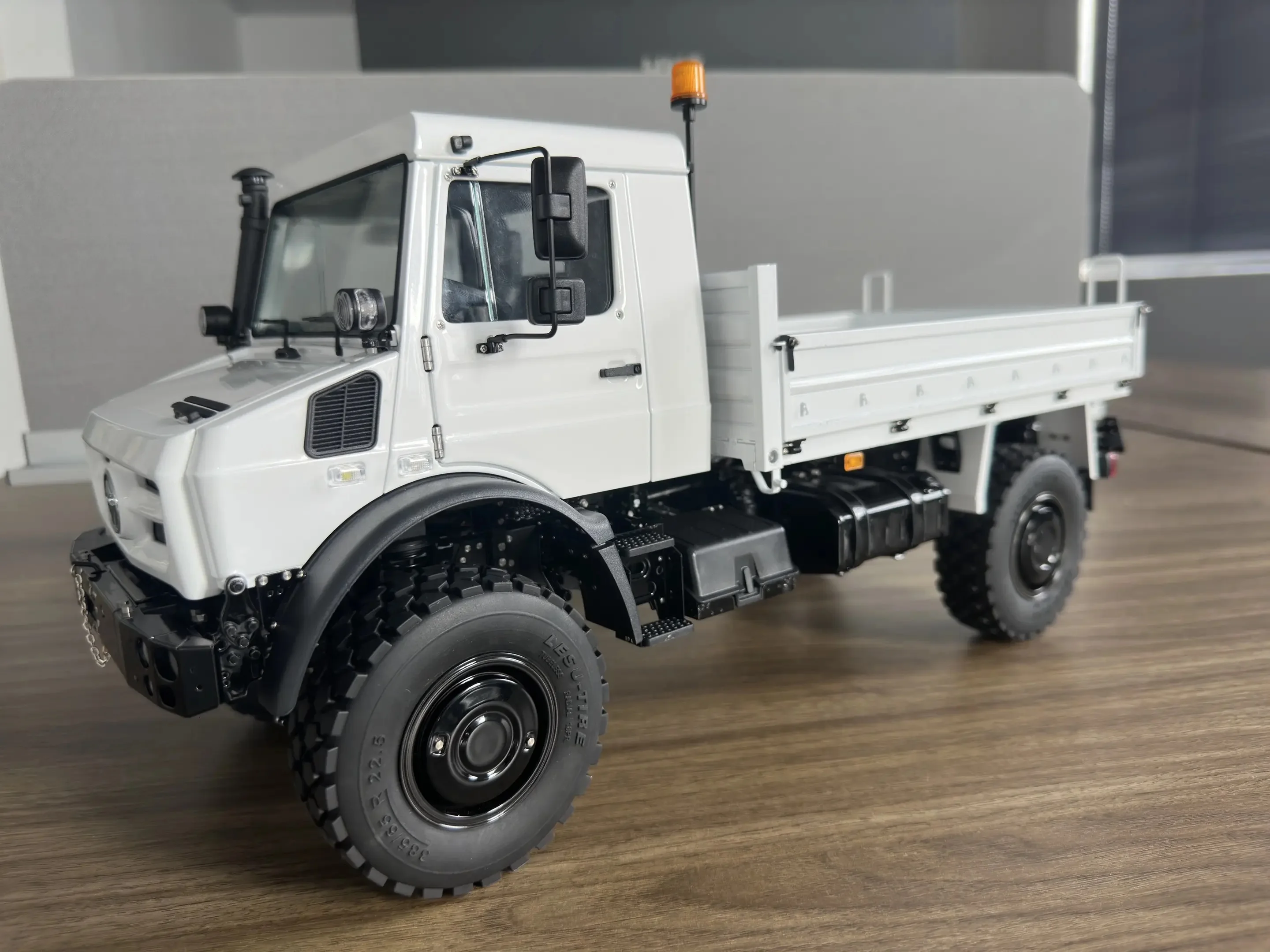 

Новый 4X4 1/14 LESU MT-44023 Грузовик с дистанционным управлением RAVE-U4023 Радиоуправляемые внедорожники Гусеничные автомобили