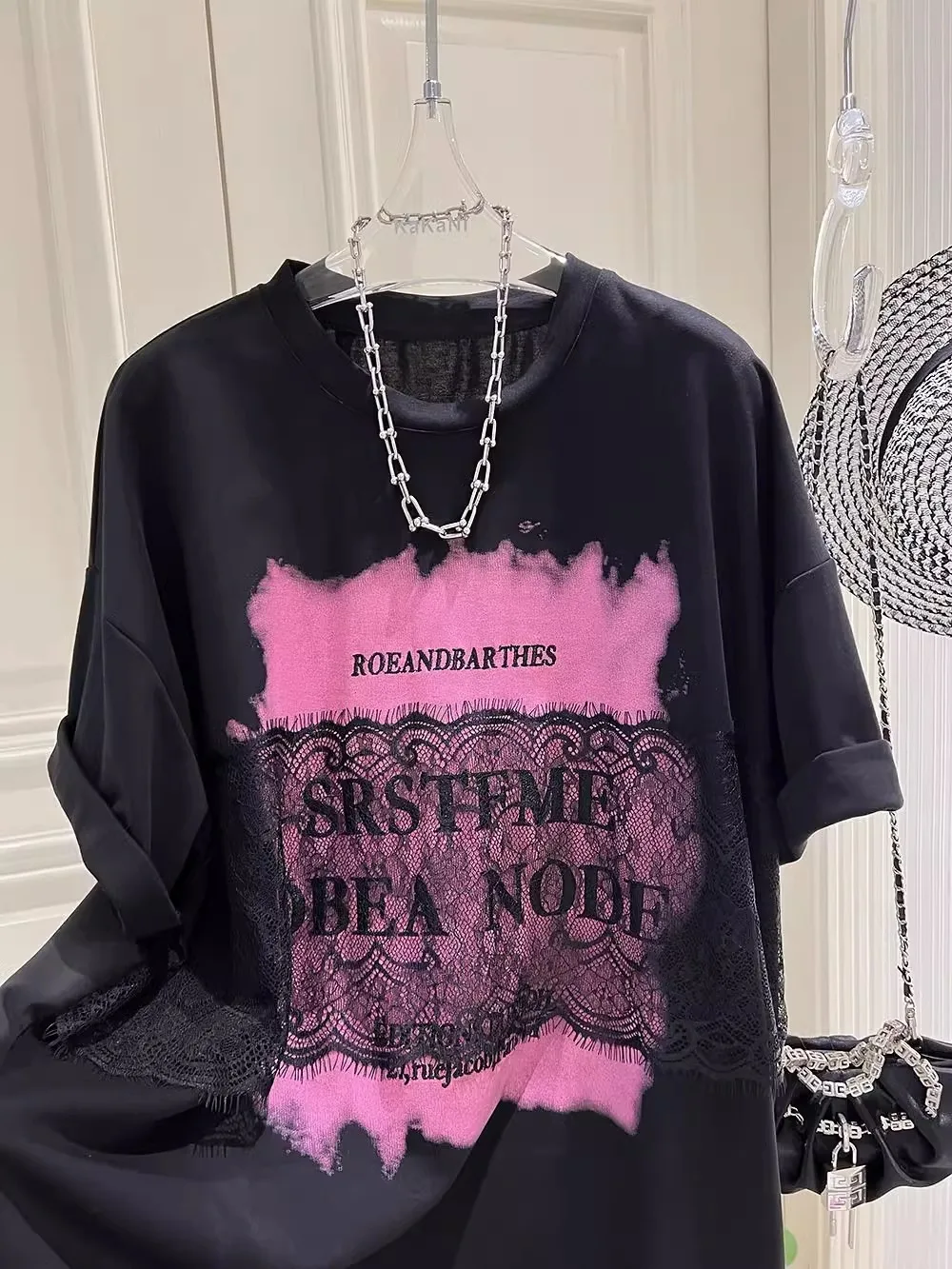 Übergroßes, lockeres, lässiges und modisches mittellanges, stilvolles Damen-Kurzarm-T-Shirt mit Spitzen-Patchwork