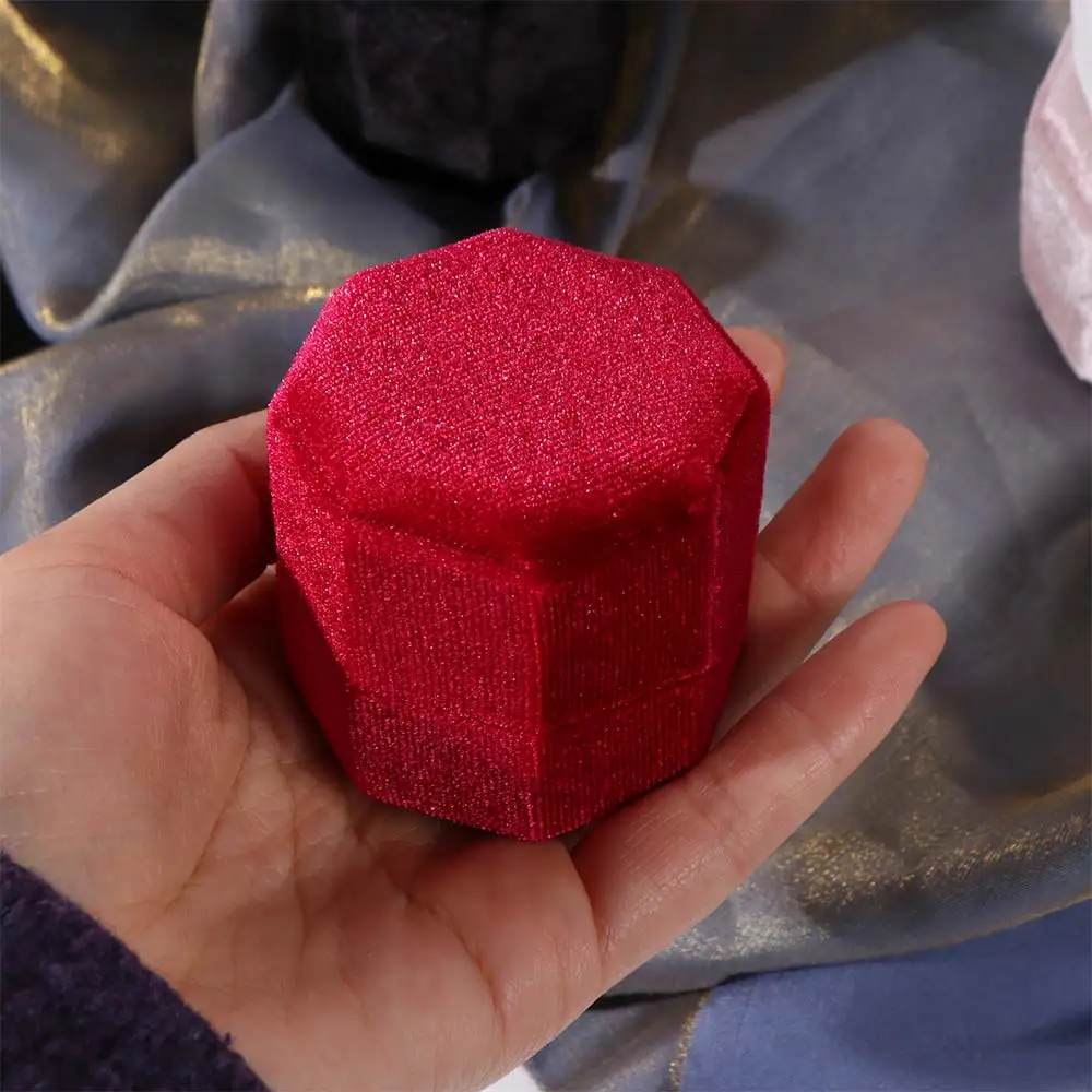 

Elegant Three Slot Rings Holder Octagonal Dustproof Engagement Rings Storage Box Soft Valentine Flannel Jewelry Case