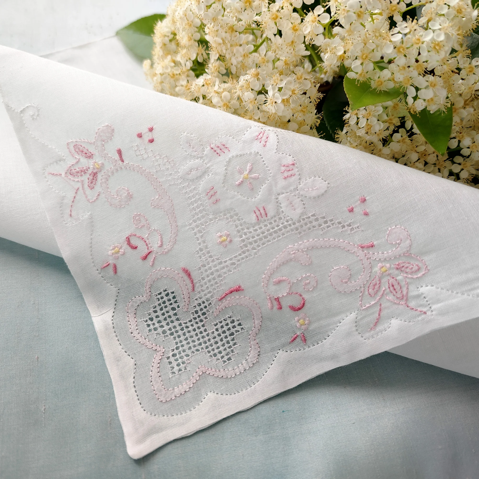 Elegant and Exquisite 100% Cotton Hand-embroidered Lady Handkerchief