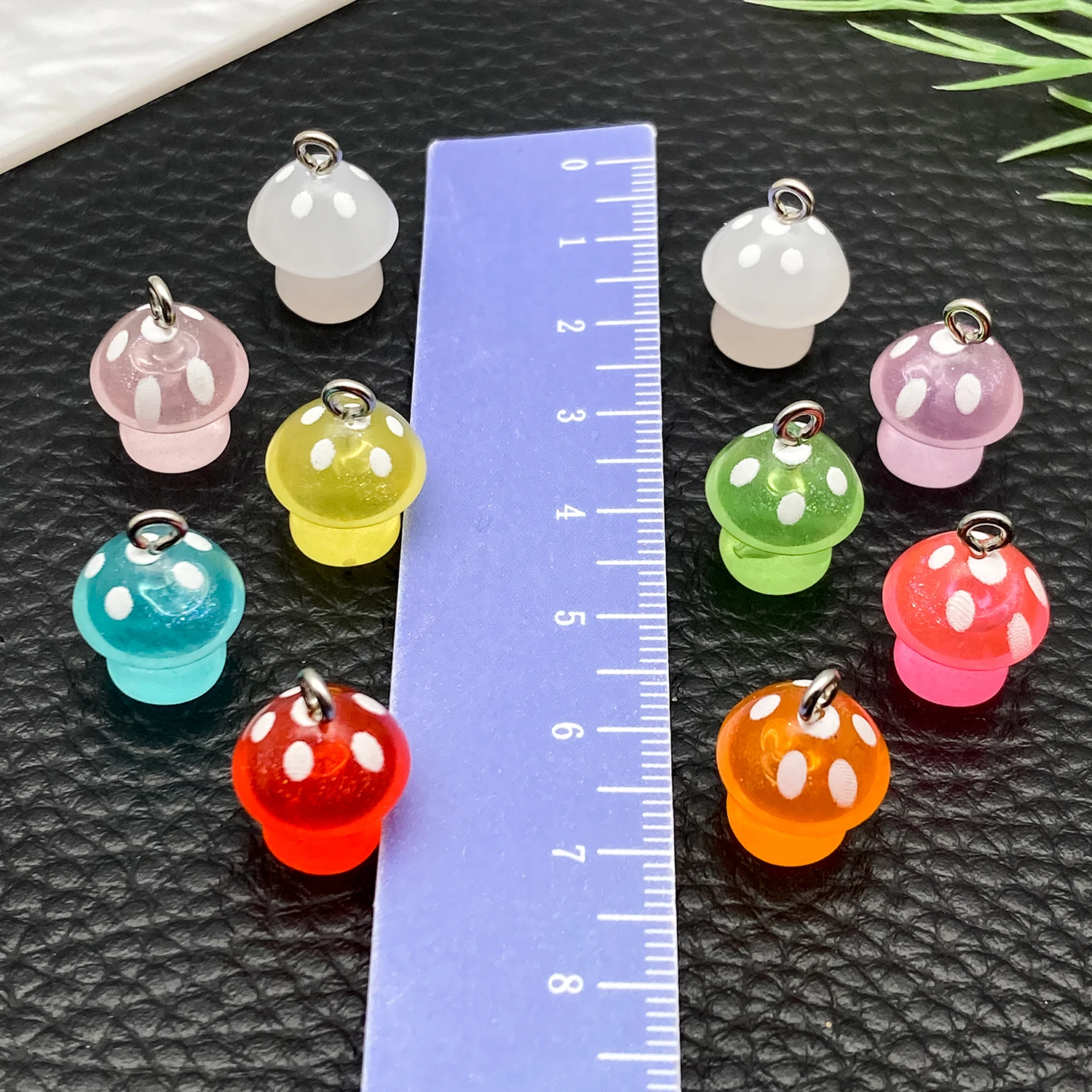 10pcs Resin Glow-In-The-Dark Mushroom Series Charms Pendant DIY Necklace Bracelet Keychain Jewelry Accessories