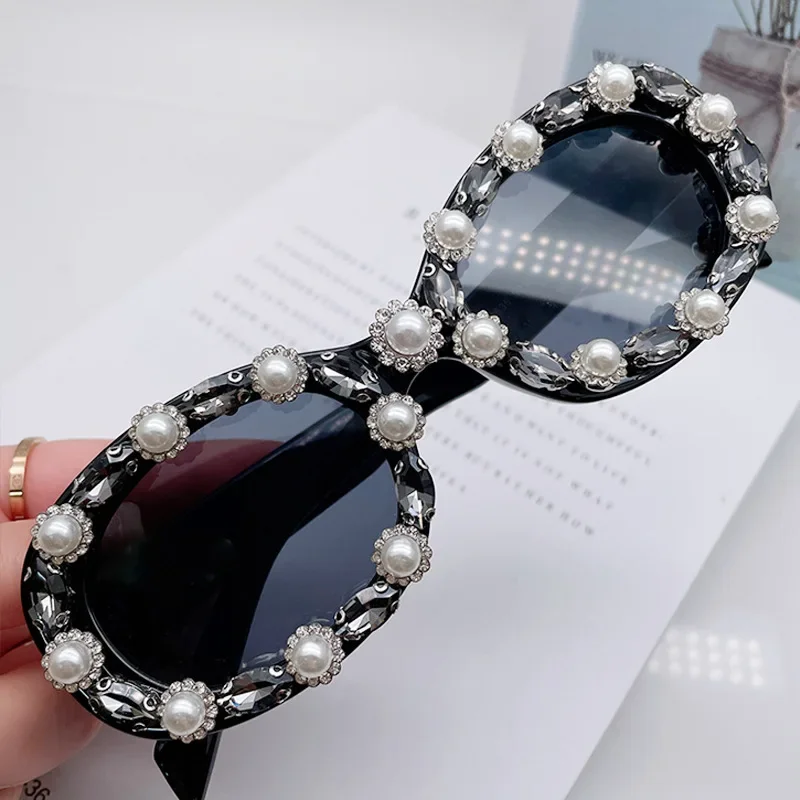 

2023 New Diamond Sunglasses Ladies Brand Designer Party Ladies Glasses Rhinestone Season Pearl Eyewear Lunette De Soleil Femme