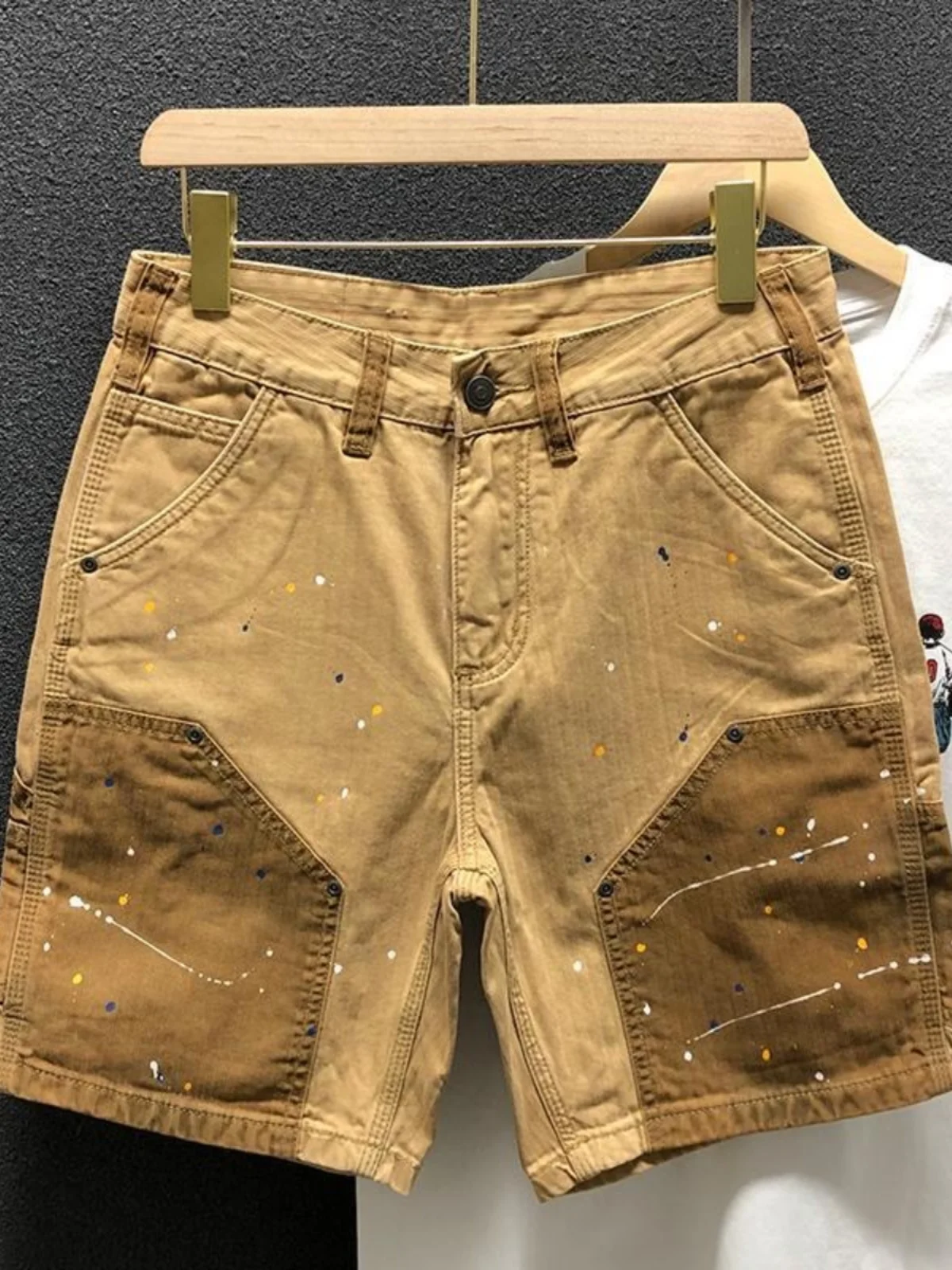 

Повседневные мужские джинсы с вставками, модные, свободного прямого кроя, с эффектом окрашивания, трендовые, износостойкие, длиной до колена.