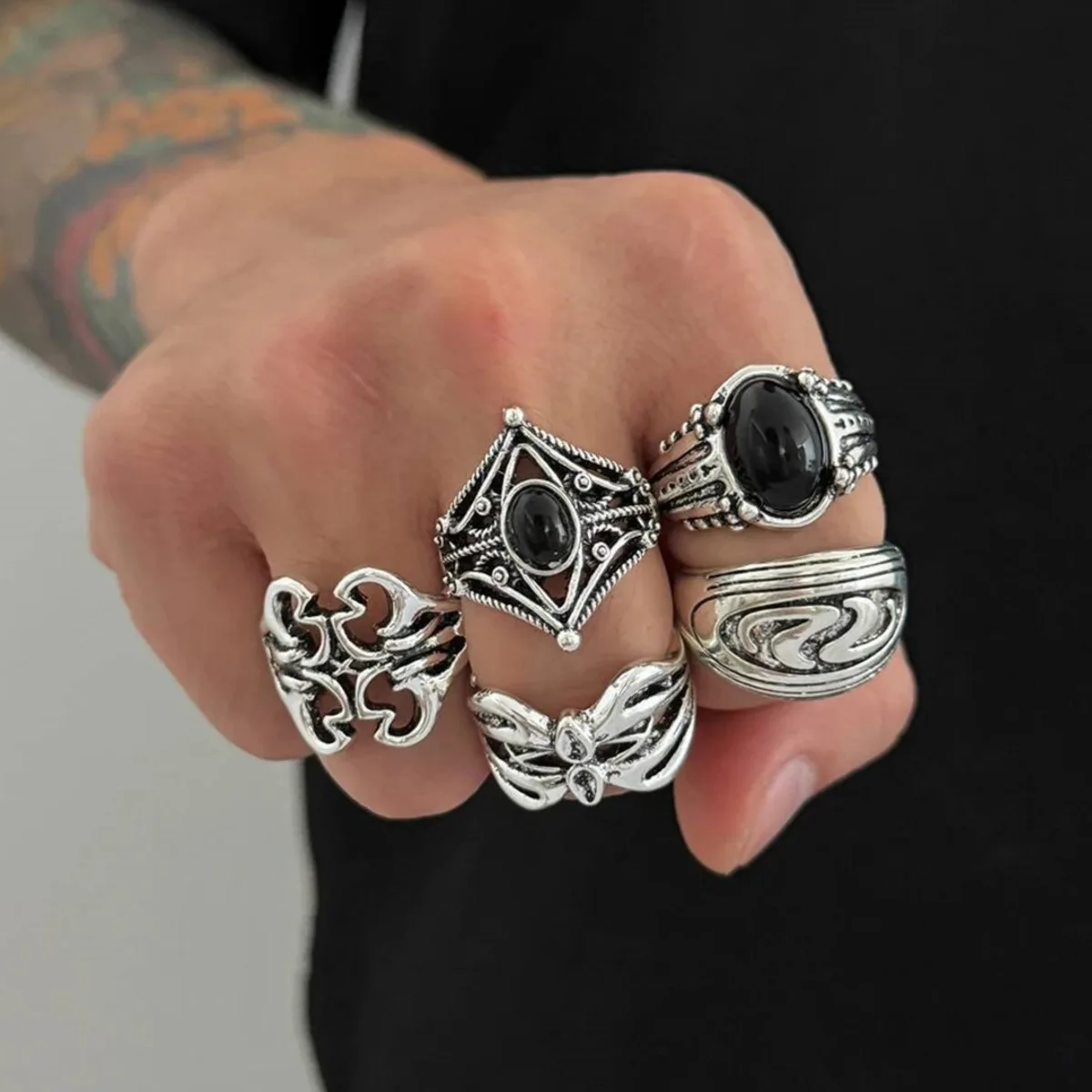 

KunJoe 5Pcs Punk Hollow Out Geometry Open Rings Set for Men Goth Irregular Adjustable Chunky Knuckle Ring Halloween Jewelry New