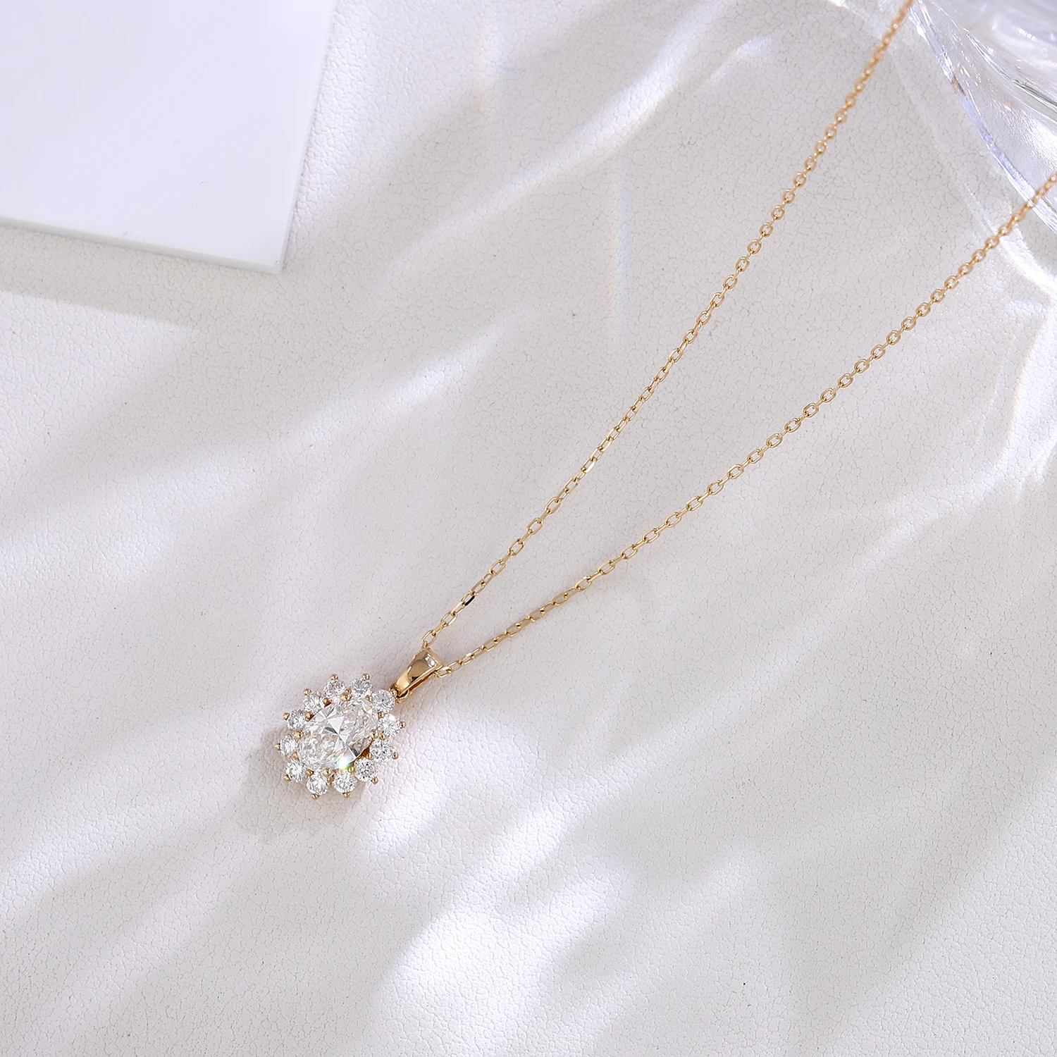 Provence Luxury Oval Lab Diamonds Necklace 18KGold Everyday Wedding Halo Pendant necklace for women Fine jewelry Christmas Gifts
