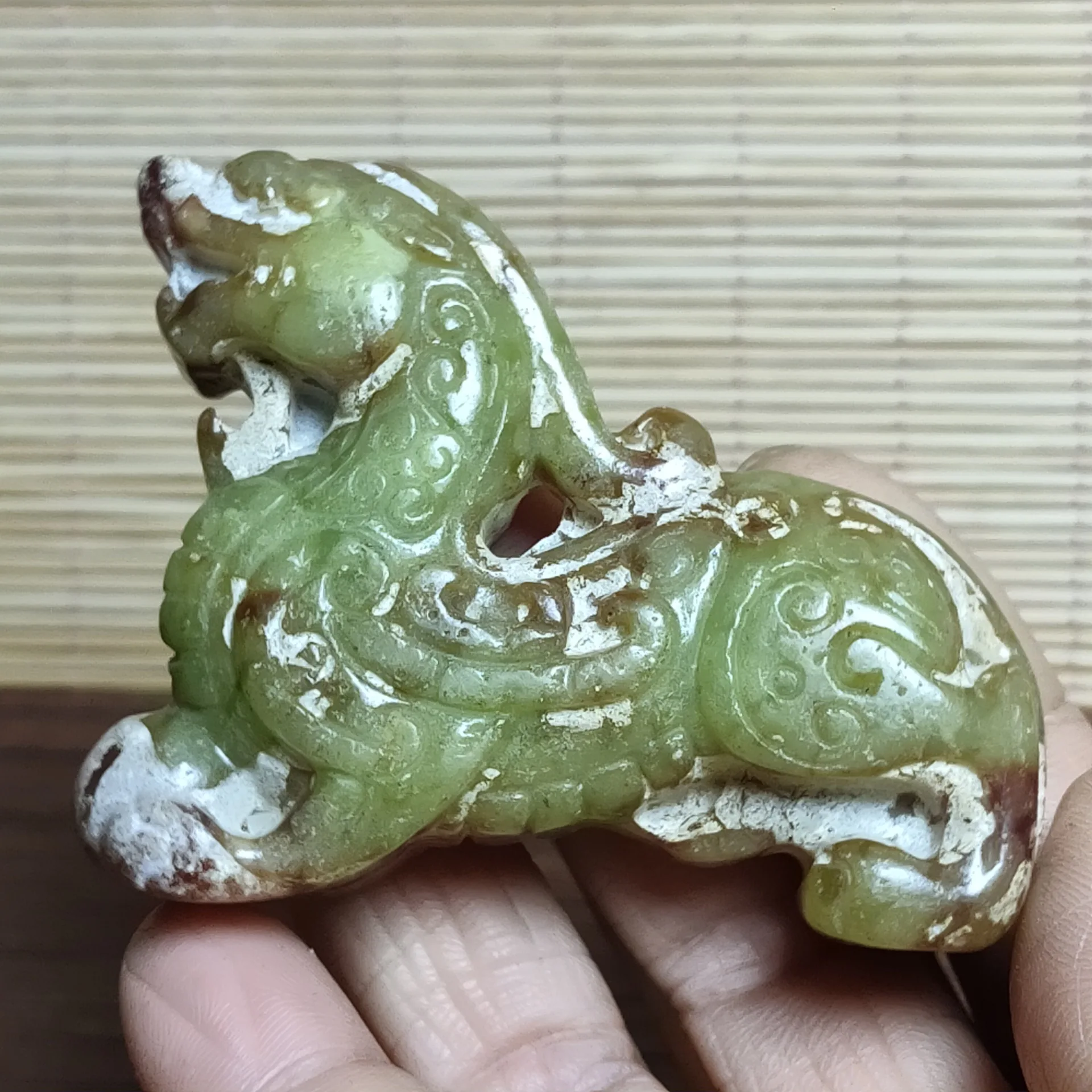 Exquisite Antique Jade Xiuyu Pixiu Auspicious Beast Dragon Pendant