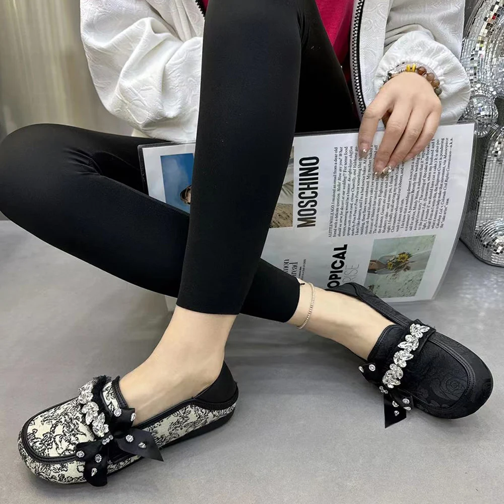 Summer Women Shoes Plus Size Fashion Rhinestone Female Flat Loafers Casual Women Mullers Retro Style Designer Ladies Shoes