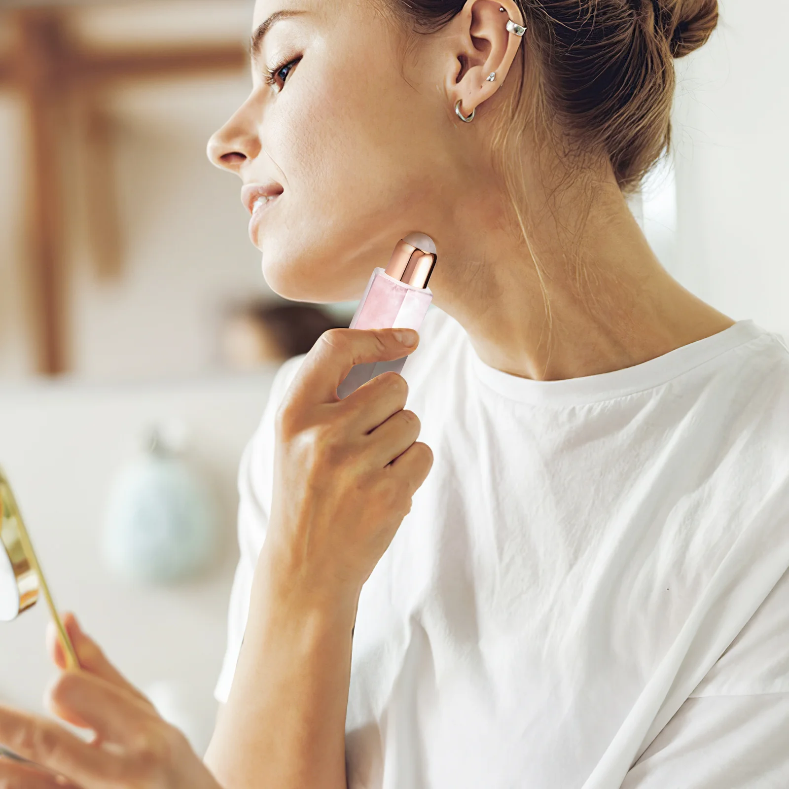 Rolo facial de cristal rosa, placa de raspagem, ferramenta de cuidados com a pele, garrafa de óleo essencial, massageador facial feminino, dispositivo de beleza para rosto