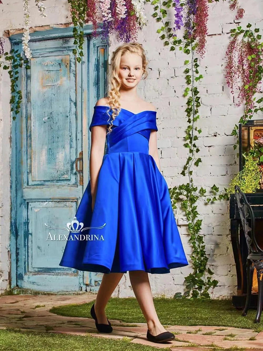 Satin Off Shoulser Flower Girl Dress For Wedding Sapphire Blue Ball Gowns Kids Princess Piano Performance First Communion Dress