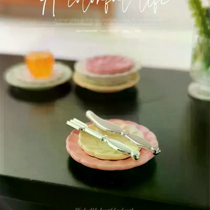 1 Juego de accesorios de cocina para casa de muñecas, cuchillo en miniatura, tenedor, cuchara, vajilla, Kit de platos, juguete para niños, simulación de comida y escena de juego, modelo