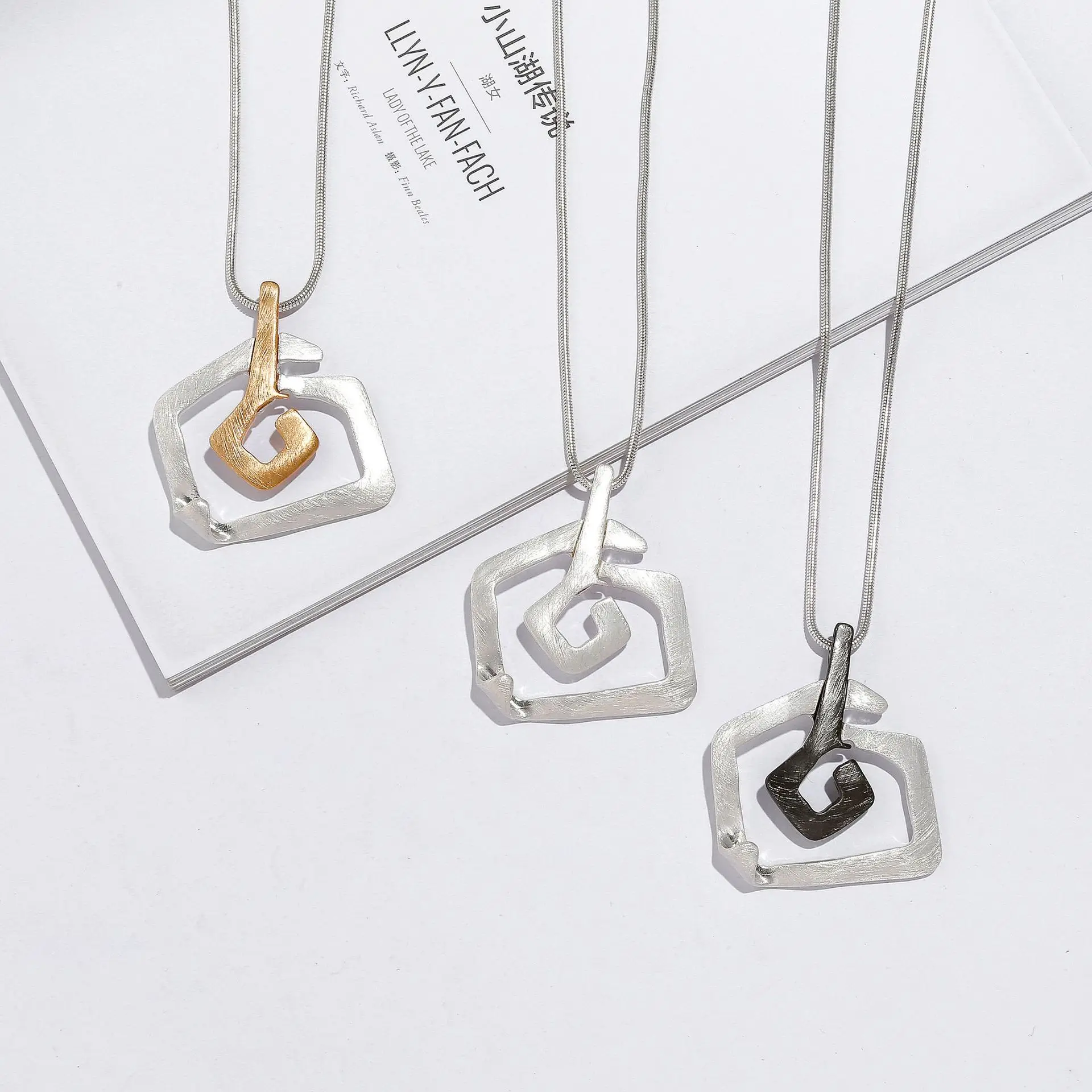 jewelry popular European and American style fashion women's long necklace alloy geometric snake bone chain s