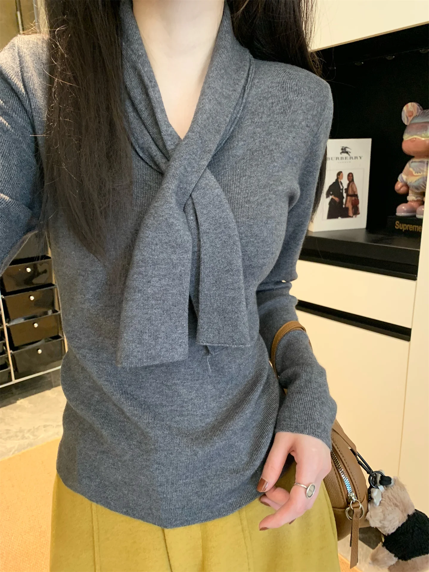 

Ele Pure Color Knitted Sweater Scarf Collar Slim Fit Inner Wear Spring 2026 Early Faion Design Women's Top