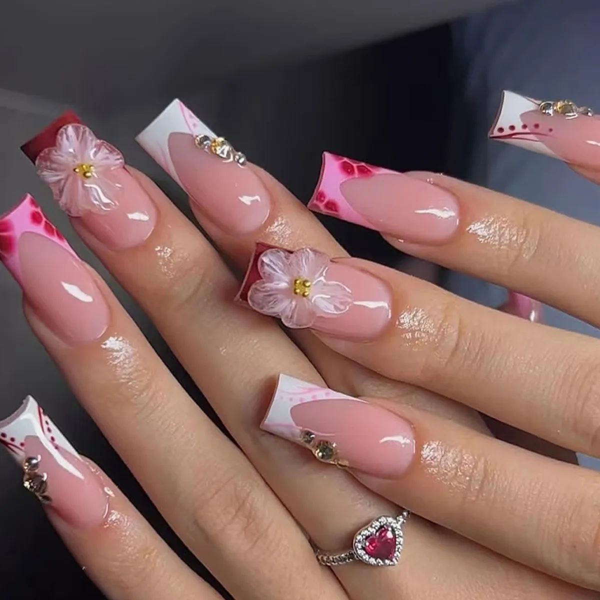24 Uds uñas postizas cuadradas de longitud media raya negra prensa francesa en uñas postizas flor 3D polvo brillante usable cubierta completa punta de uñas