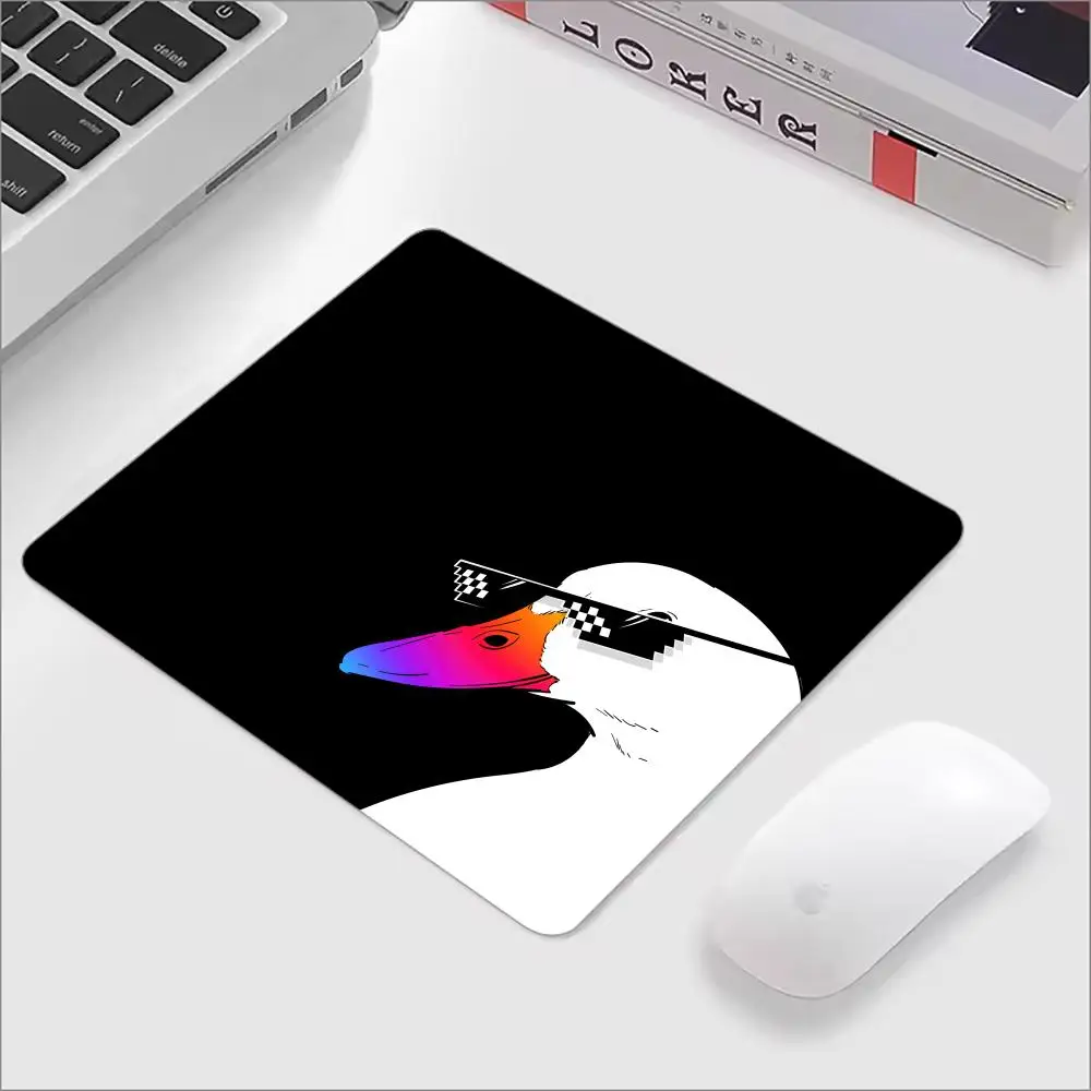 

Коврик для мыши с милой уткой 22X18 40X45, компьютерные аксессуары, офисные игровые настольные коврики, резиновые противоскользящие коврики для мыши, маленькие XS декоративные настольные коврики