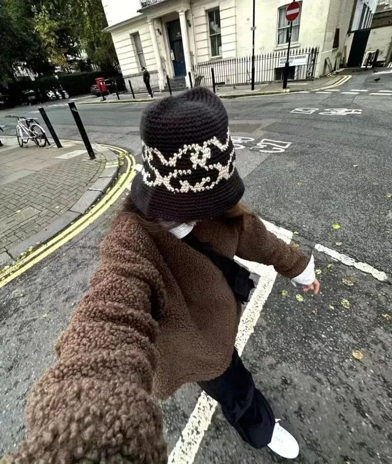 Ins Hot handgewebte Jacquard-Kaltkappen für Männer und Frauen, Herbst und Winter, Reisen, Mode, Street Snap, koreanischer lässiger Eimerhut – Detail 2