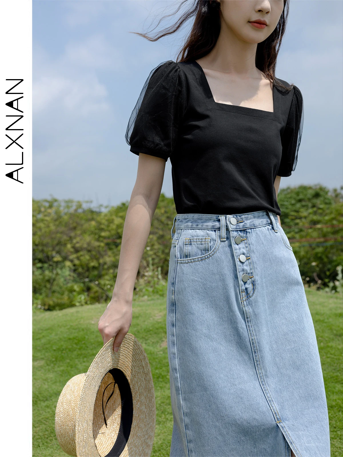 ALXNAN Women's Short Sleeve Black T-shirt 2024 Elegant Frenchy Square Neck Tops for 2024 Summer Woman Tees Clothing LXN18397