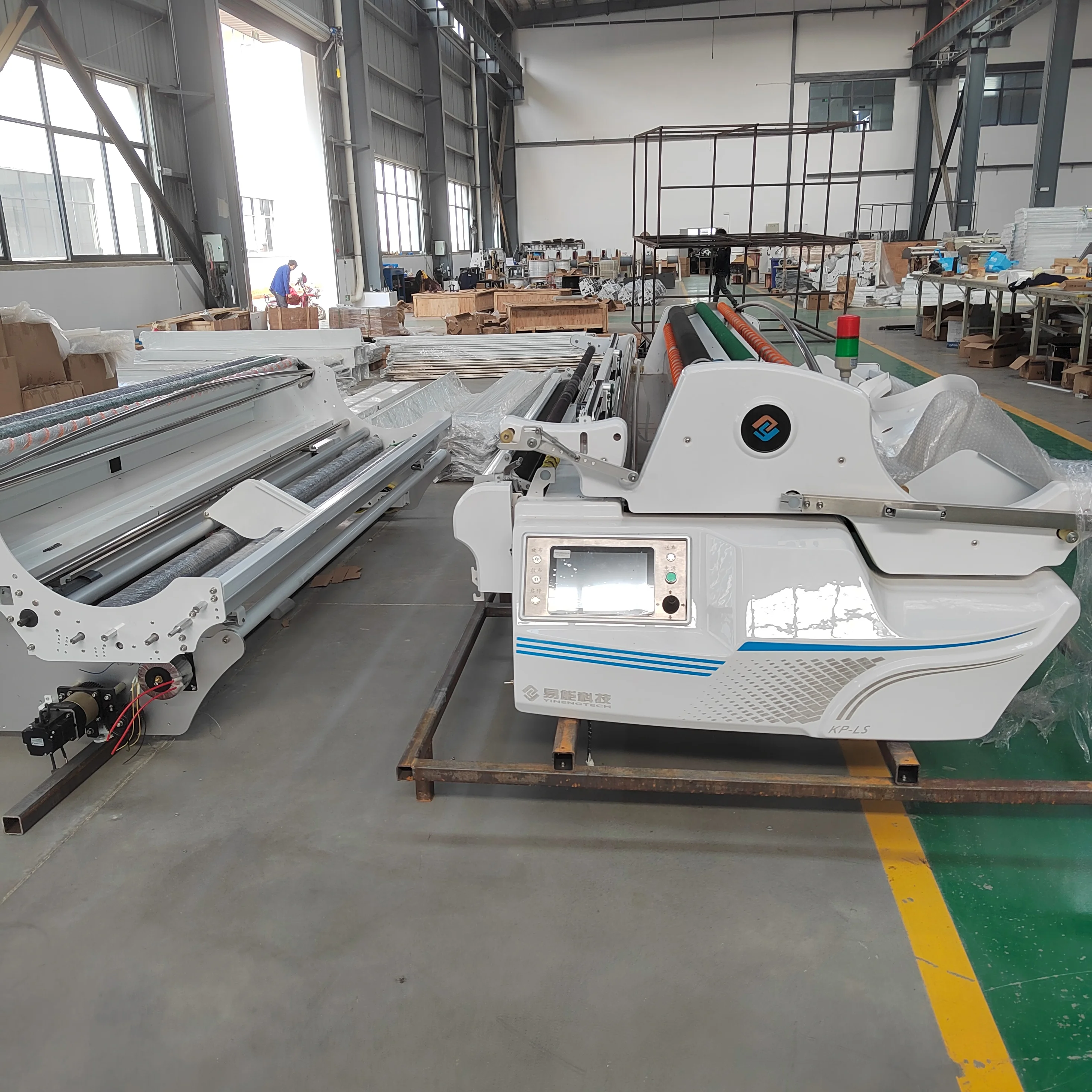 Spalmatrice per tessuti per maglieria completamente automatica ad alta precisione con tavoli di spalmatura