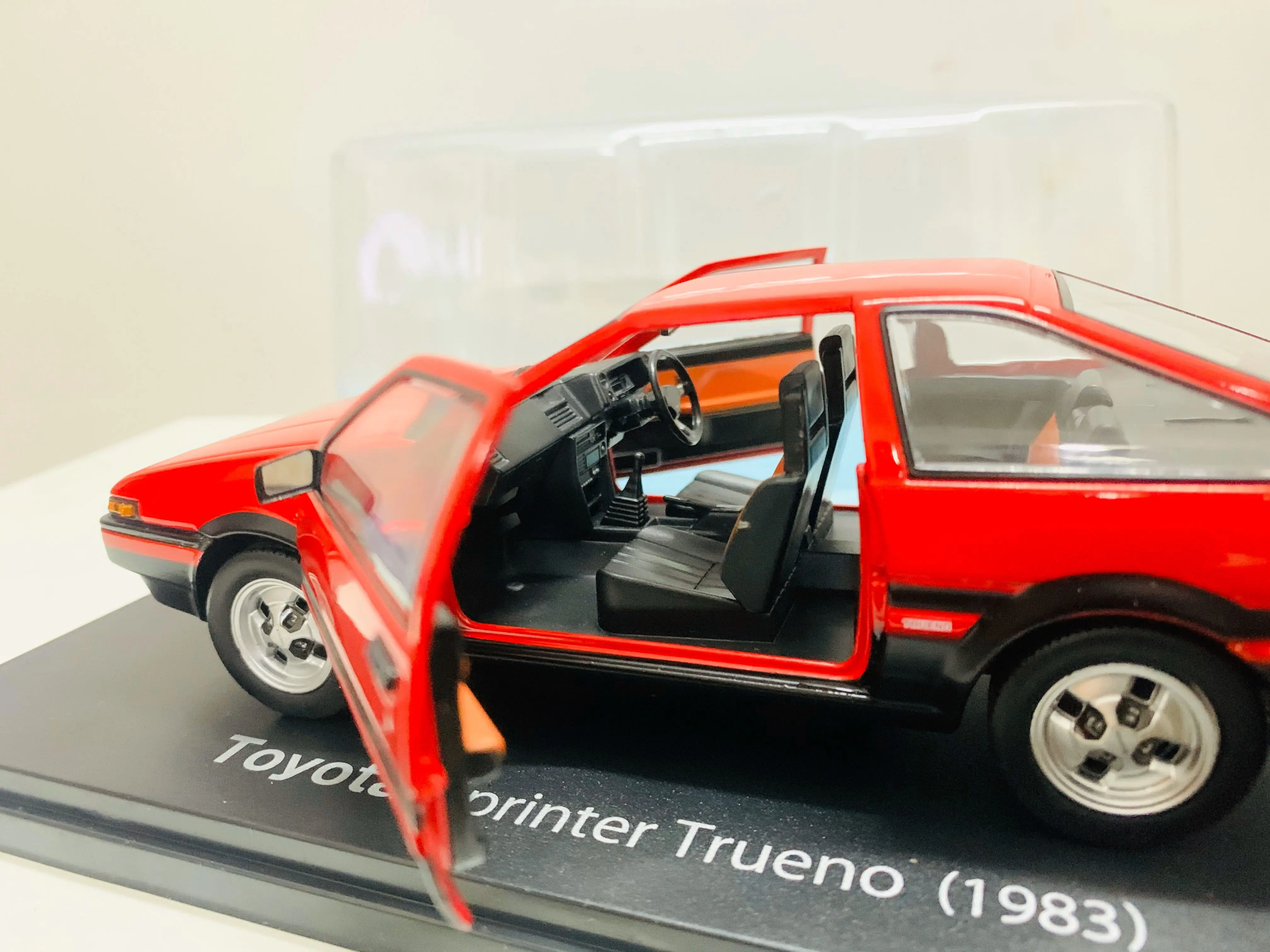 1:24 Scale Die-Cast Model Car Sprinter Trueno 1983 Red 2 Door Open New in Box